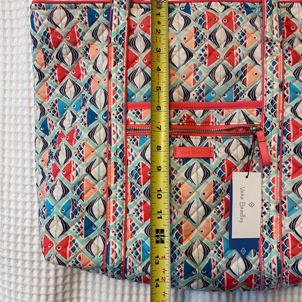 Vera Bradley NWT Iconic Vera Tote - Picture 7 of 9
